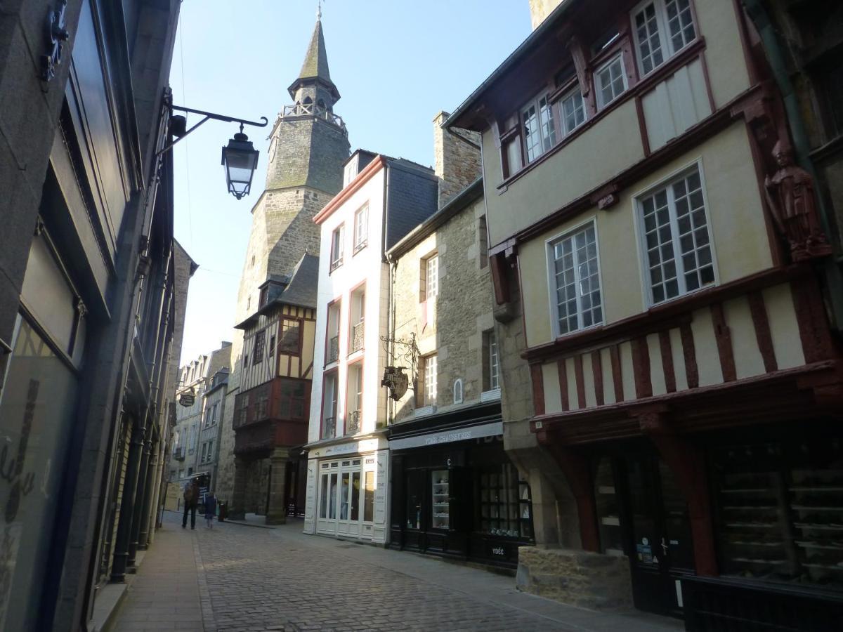 Appartement De La Tour De L'Horloge De Dinan Exteriör bild